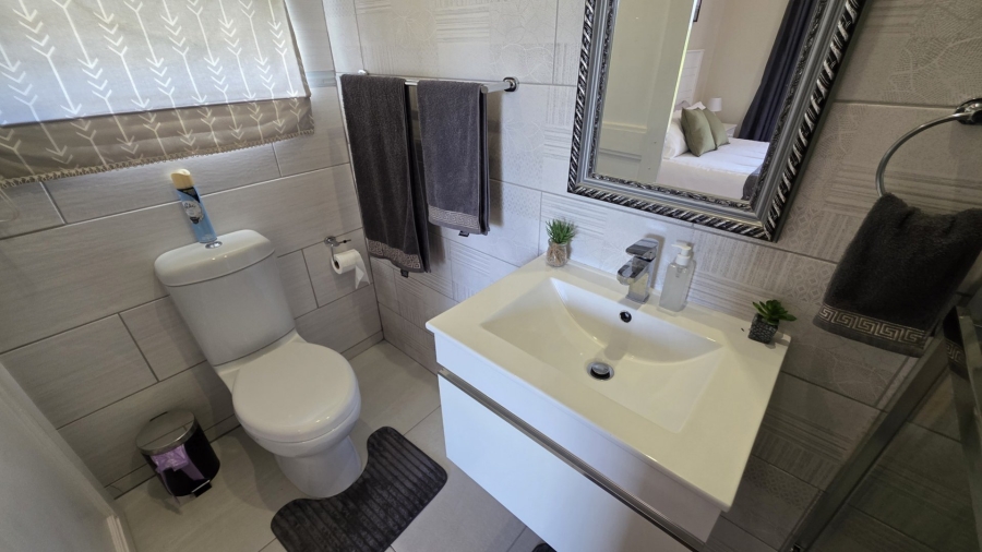 3 Bedroom Property for Sale in Twee Kuilen Western Cape